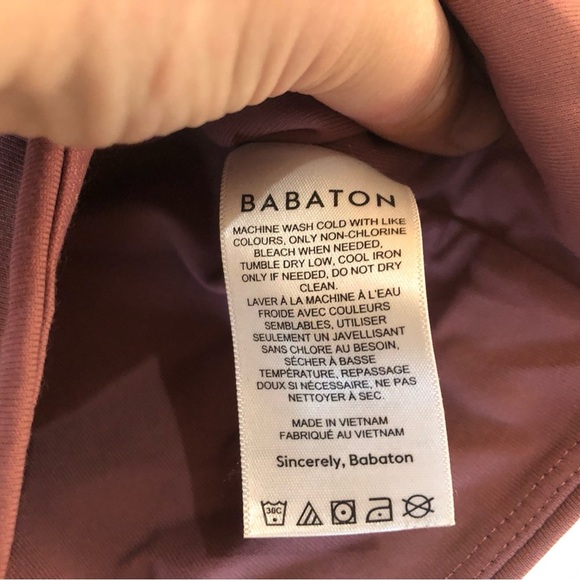 ♦️ BABATON | Square Neck Long Sleeve Crop Top - Picture 3 of 5